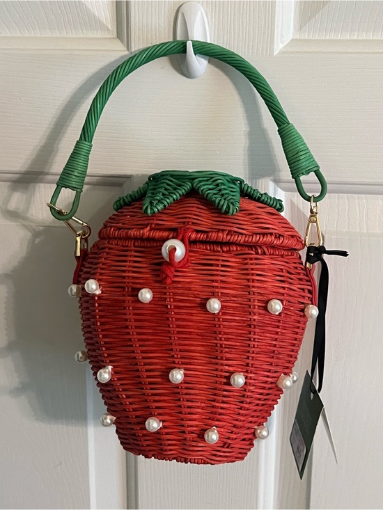 kate spade Handbags - NWT Kate Spade x Target woven strawberry bag.